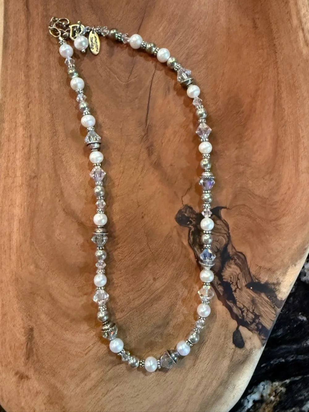 Vintage & Classy Iridescent Crystal and Pearl Necklace